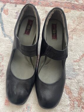 Born Women’s Black Mary Jane Comfort Shoes